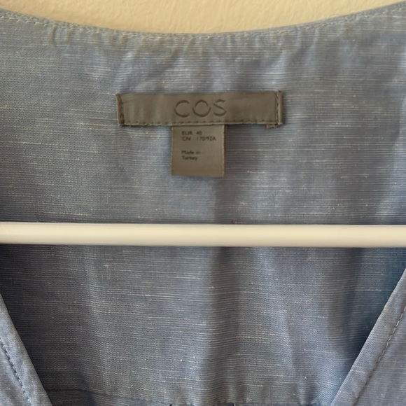 COS Light blouse / tunic with pockets - Picture 2 of 3
